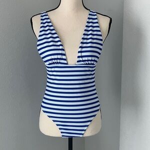 Generic Brand Striped V-neck One-piece Swimsuit | M